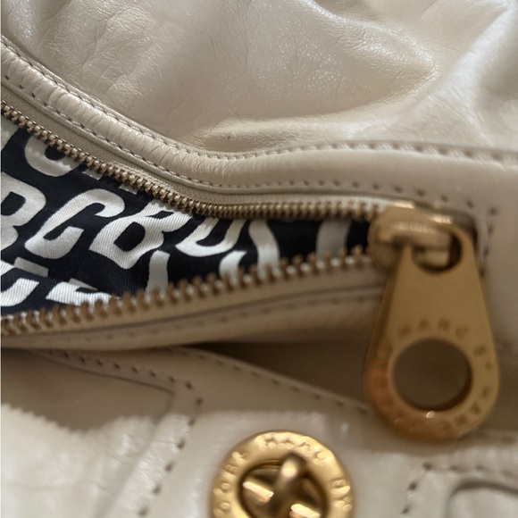 Marc by Marc Jacobs Totally Turnlock Faridah
Hobo Bag, great cond, 17x14x6 in - Picture 8 of 11